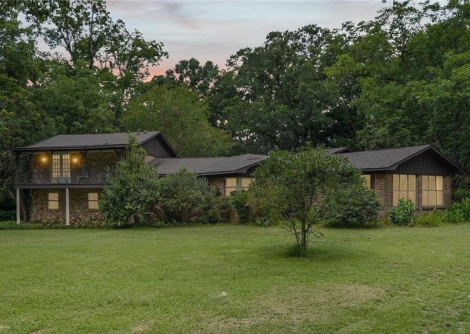 1st image of 8624 Morphy Ave