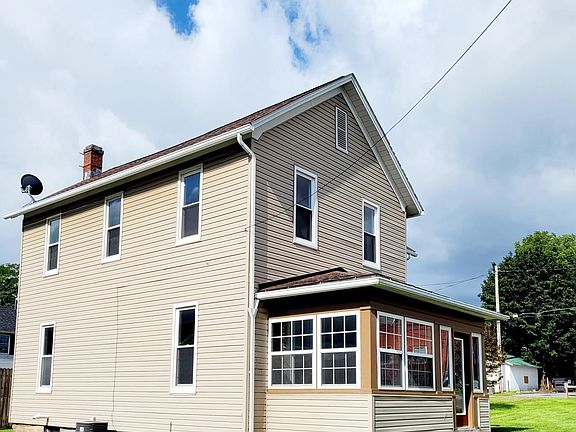 2nd image of 542 N 3rd St