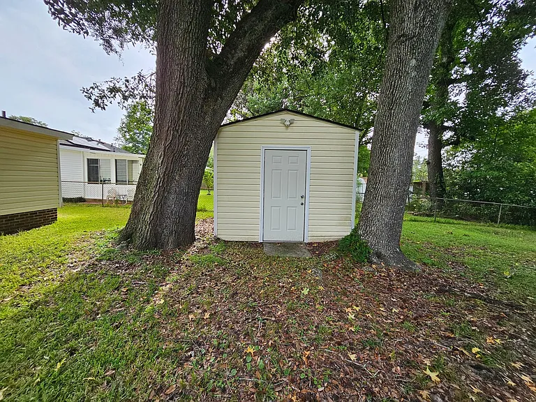 303 Brandywine Rd — Photo 15