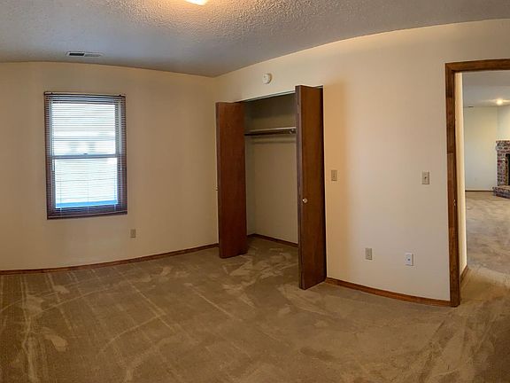 5th image of 515 E Washington St APT B