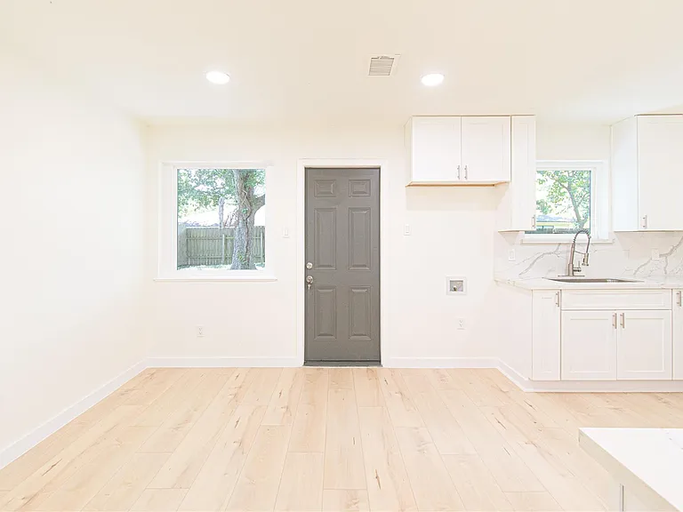 13619 Elm Ct — Photo 8