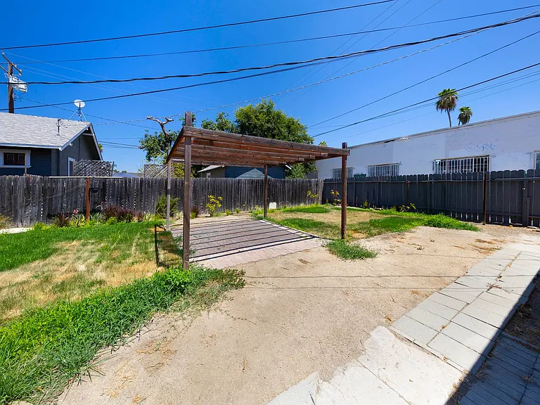 754 N Zeyn St — Photo 17