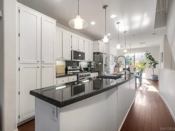 1361 Abbey Ln, San Marcos, CA 92078
