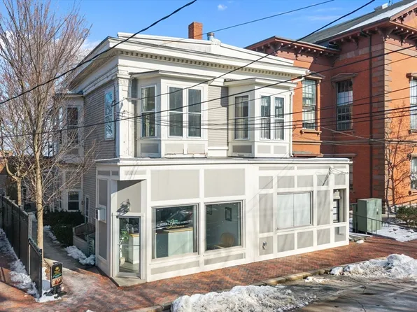 68 Pleasant St #2, Newburyport, MA 01950