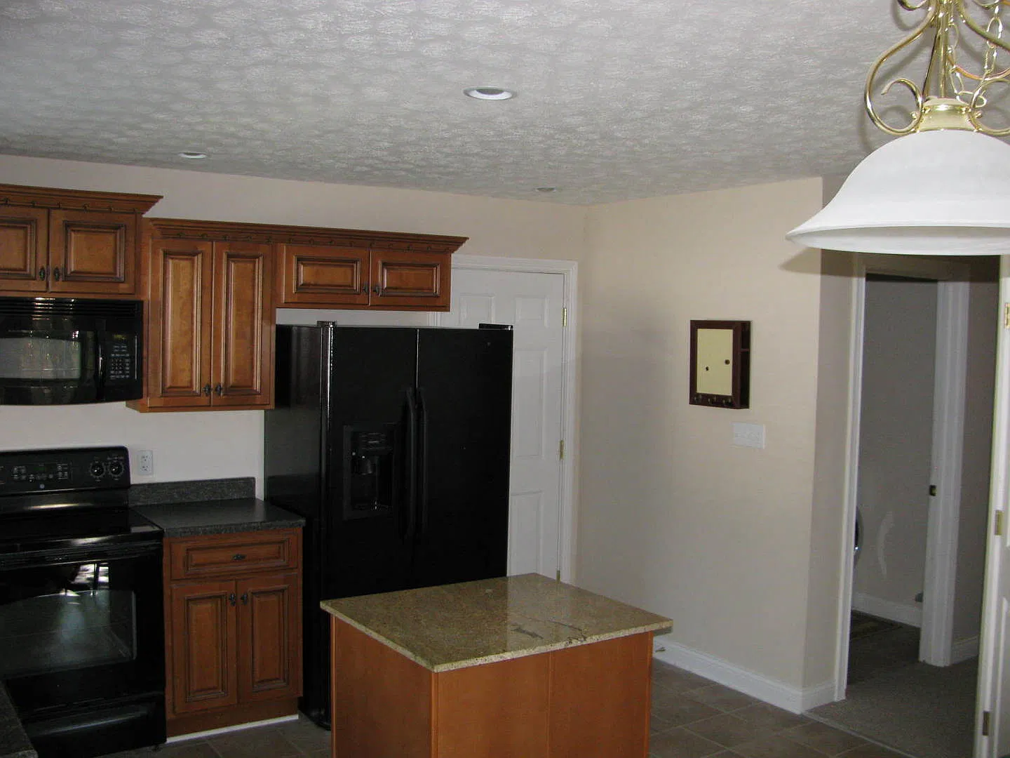 Like new home in Oldham County — Photo 3