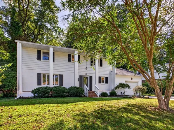 37 Indian Springs Dr, Newport News, VA 23606