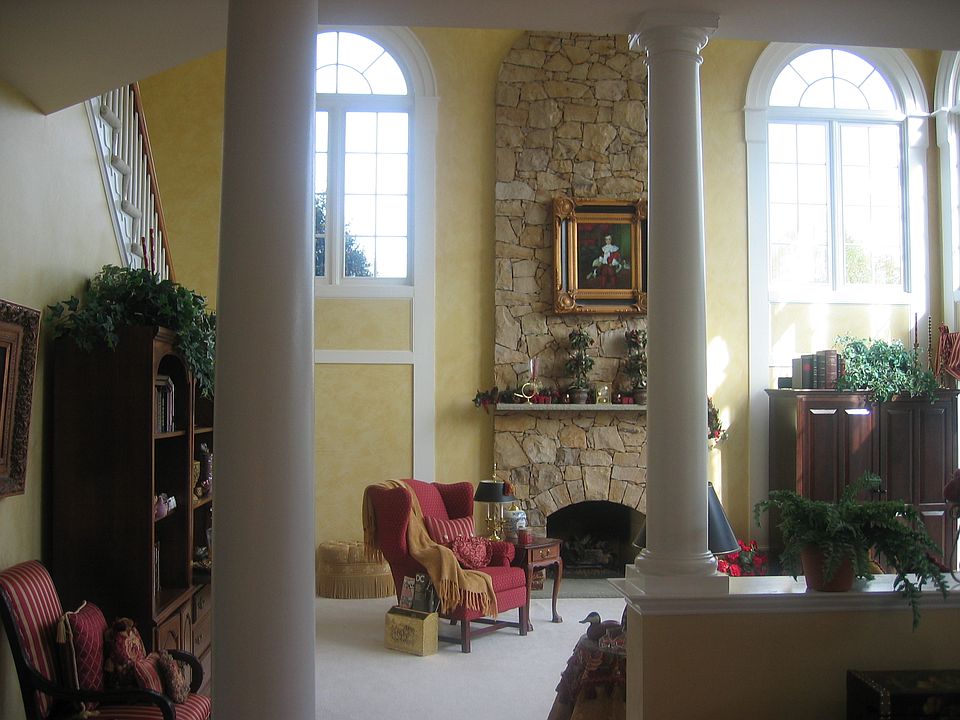 1st image of 652 Nalls Farm Way