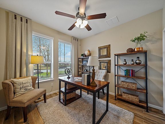 Private study off foyer