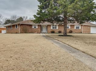 1707 E Oakcliff St, Fayetteville, AR 72703