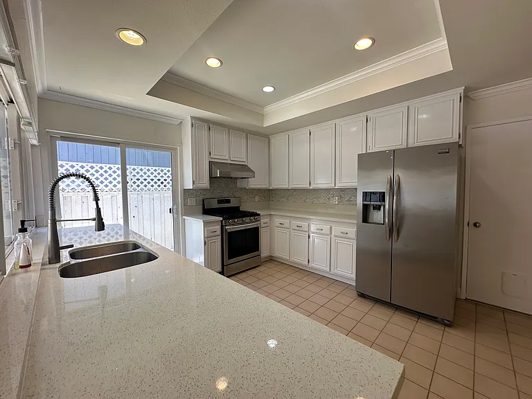 2828 E Wasatch Ct — Photo 5