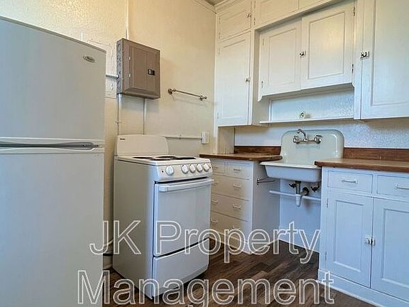 4th image of 310 5th St N #33