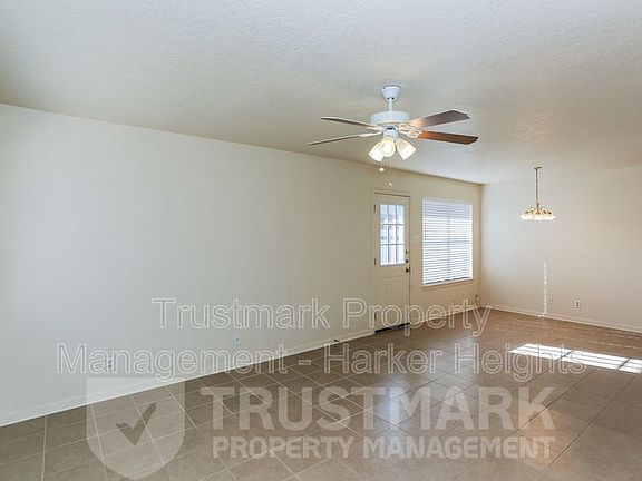 3rd image of 5303 Morning Glen Ln APT A