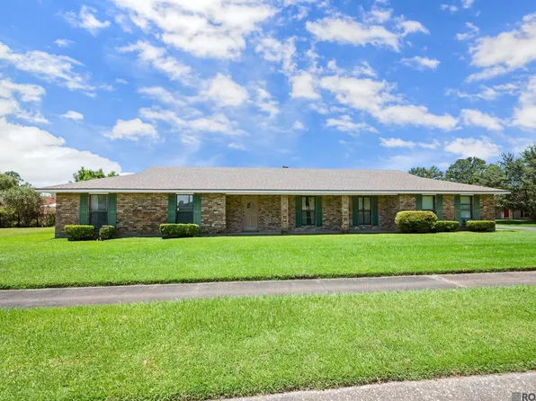 122 Crescent Place Dr, Donaldsonville, LA 70346