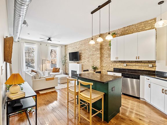 2nd image of 2025 N California Ave APT D1