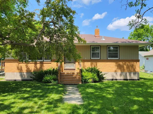 910 13th St, International Falls, MN 56649