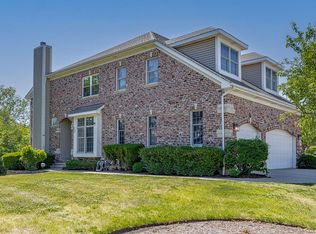 1298 S Falcon Dr, Palatine, IL 60067