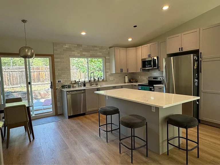 163 Donovan Ct — Photo 1