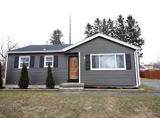 87 Southampton Dr, Rochester, NY 14616