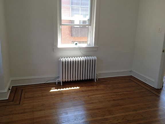4th image of 300 Catharine St Floor 2
