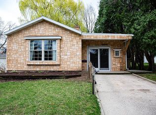 17 S Hillside Ter, Madison, WI 53705