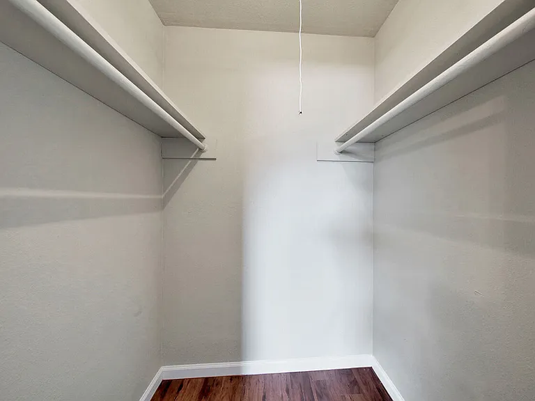 Colonial — Photo 19