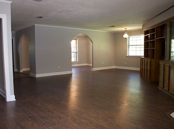 5th image of 4066 Little Farms Dr