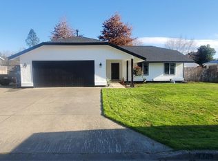 420 Casa De Loma St, Sutherlin, OR 97479