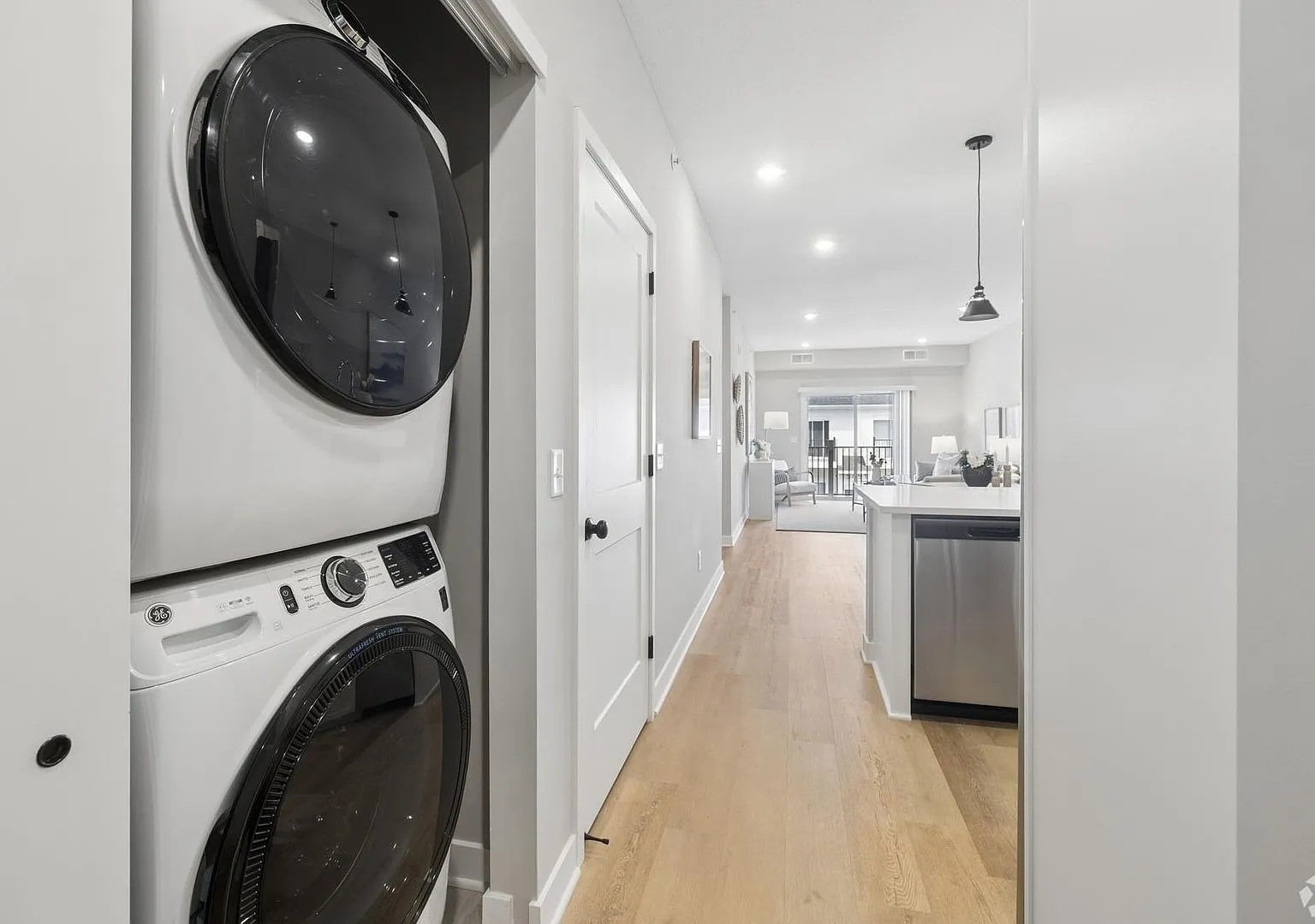 Oneka Fields Townhomes (C) — Photo 4