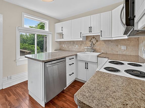 2nd image of 19 Desjardins Ave #1