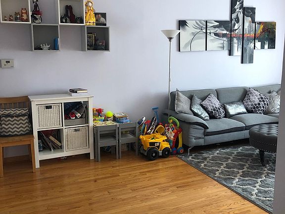 2nd image of 1533 Royce St APT 3G