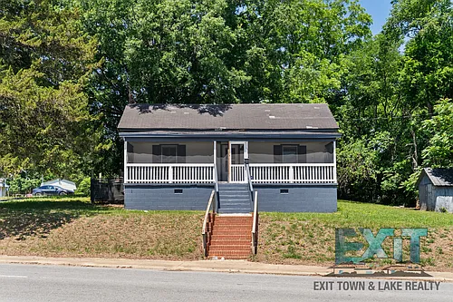1729 Roanoke Ave Photo 1