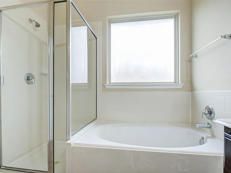 8710 Austin Thomas Dr — Photo 25
