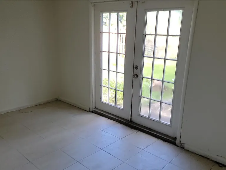 609 SW 79th Ter — Photo 15