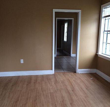 2nd image of 4652 Camelia St