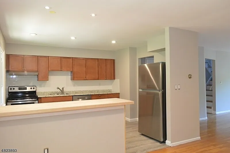 Building Photo - 89A Forsythia Ln #1