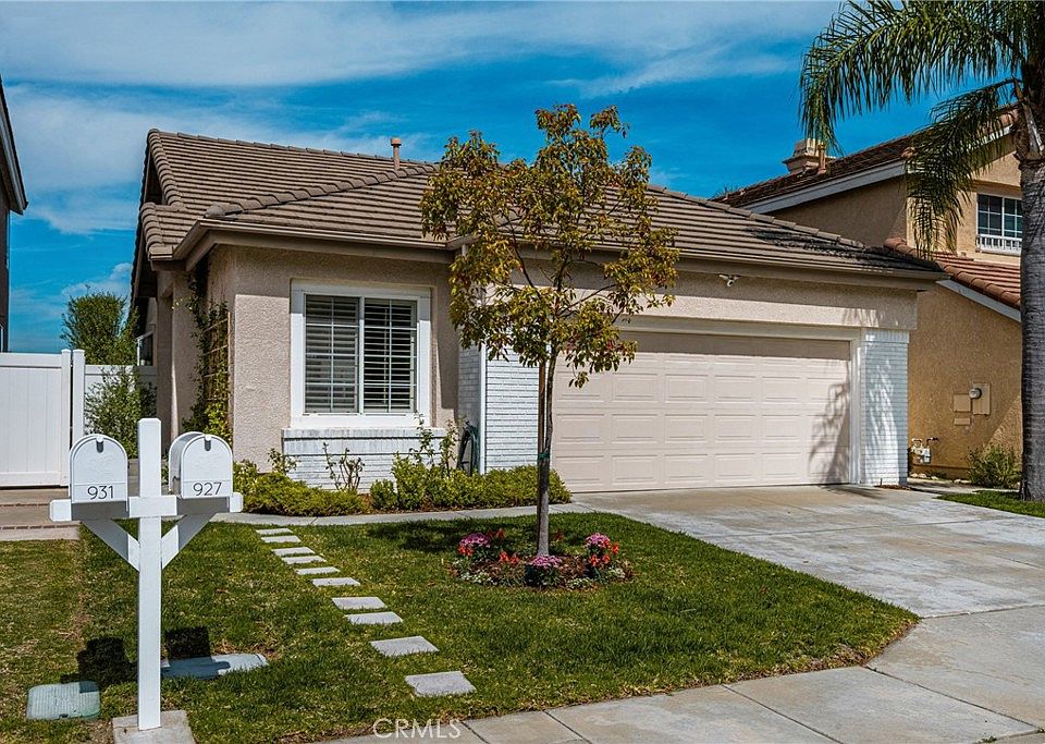 1st image of 927 S Firefly Dr