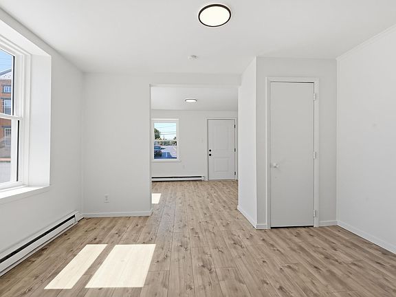 5th image of 101 W Main St APT 1