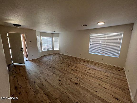 4th image of 1915 S 82ND Avenue