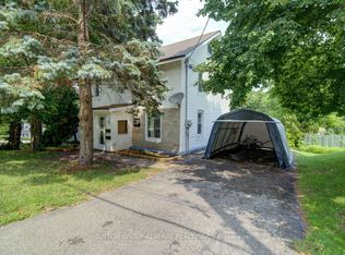 121 7th St, Midland, ON L4R3Y9