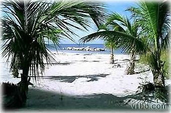 Envoy beach entrance