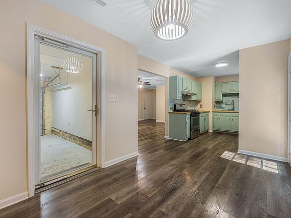 5th image of 1110 Fernway Cir