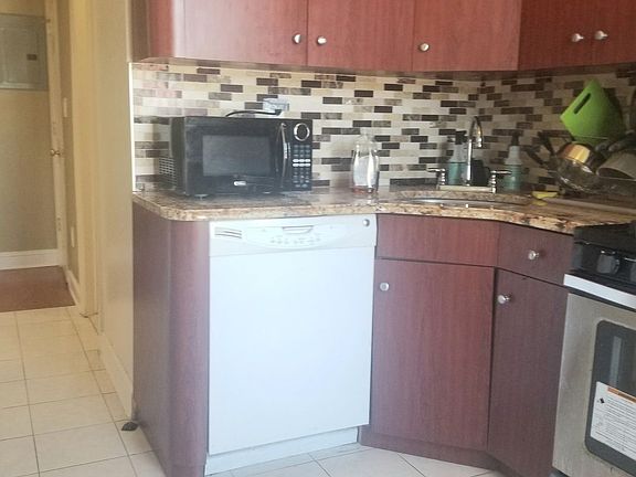 2nd image of 487 McDonald Ave #3