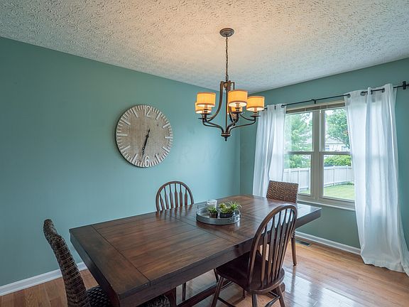 5th image of 7617 Park Bend Ct