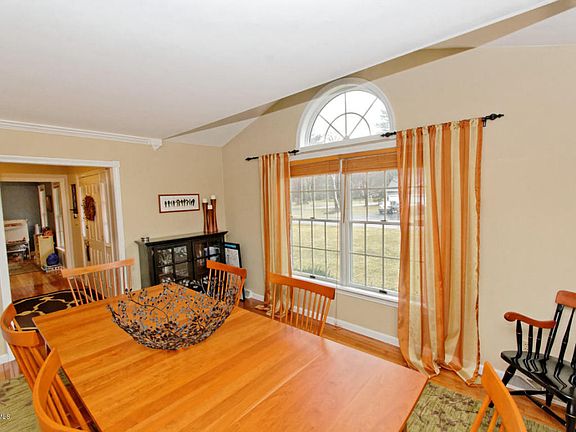 4th image of 2 Whispering Pines Way