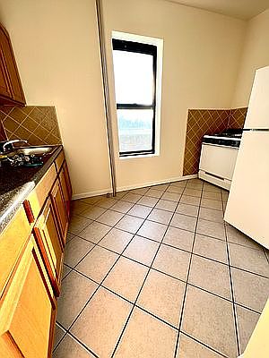 4th image of 32-48 30th St #3I
