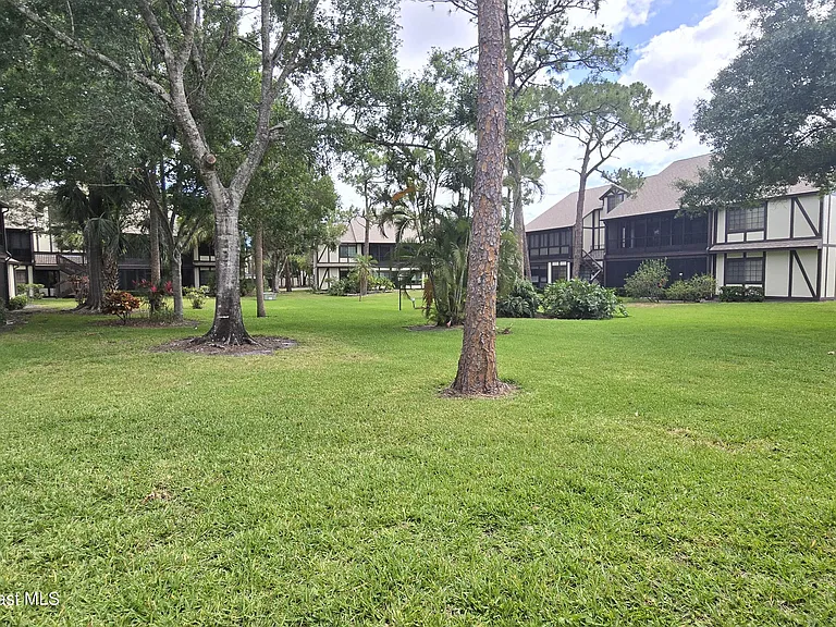 816 Greenwood Manor Cir #10 — Photo 31
