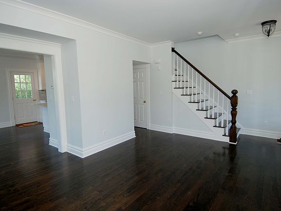 3rd image of 251 Mount Pleasant Ave