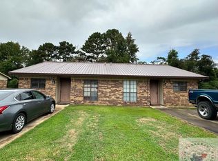 114 Cowett Ln, Nash, TX 75569