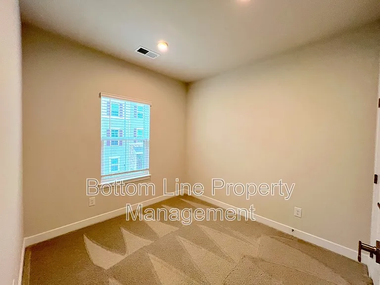 9416 Mallard Mills Dr — Photo 21