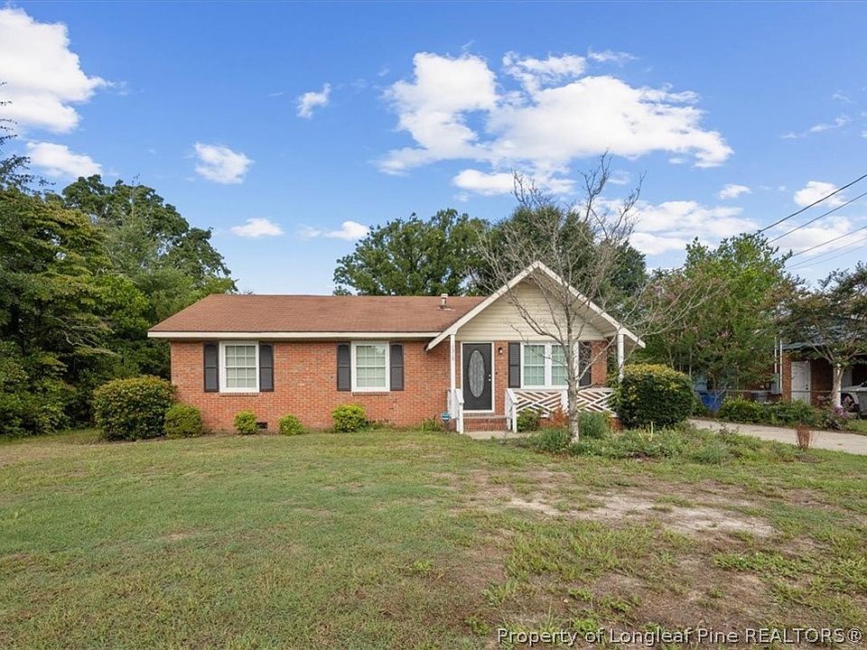 1st image of 1310 Camelot Dr